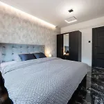 Black Luxury * كاتوفيتسه